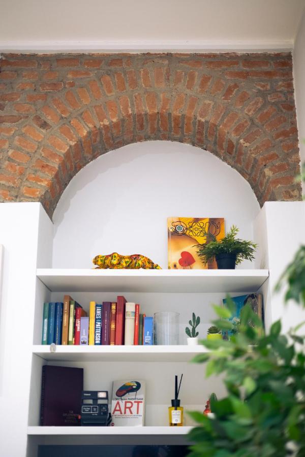 The Red Bricks Home - San Babila Area Milan Exterior photo